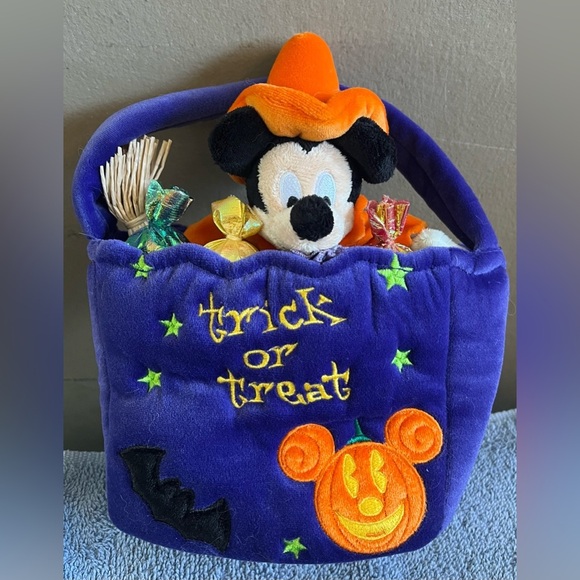 Hostess Pick ☄️🥳 Disney Exclusive Mickey Mouse Trick Or Treat Bag - Picture 4 of 7